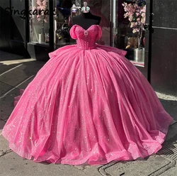 Abito da principessa rosa caldo Abiti Quinceanera Abito con corsetto Perline glitterate Strass Festa di compleanno Abito dolce 16 personalizzato