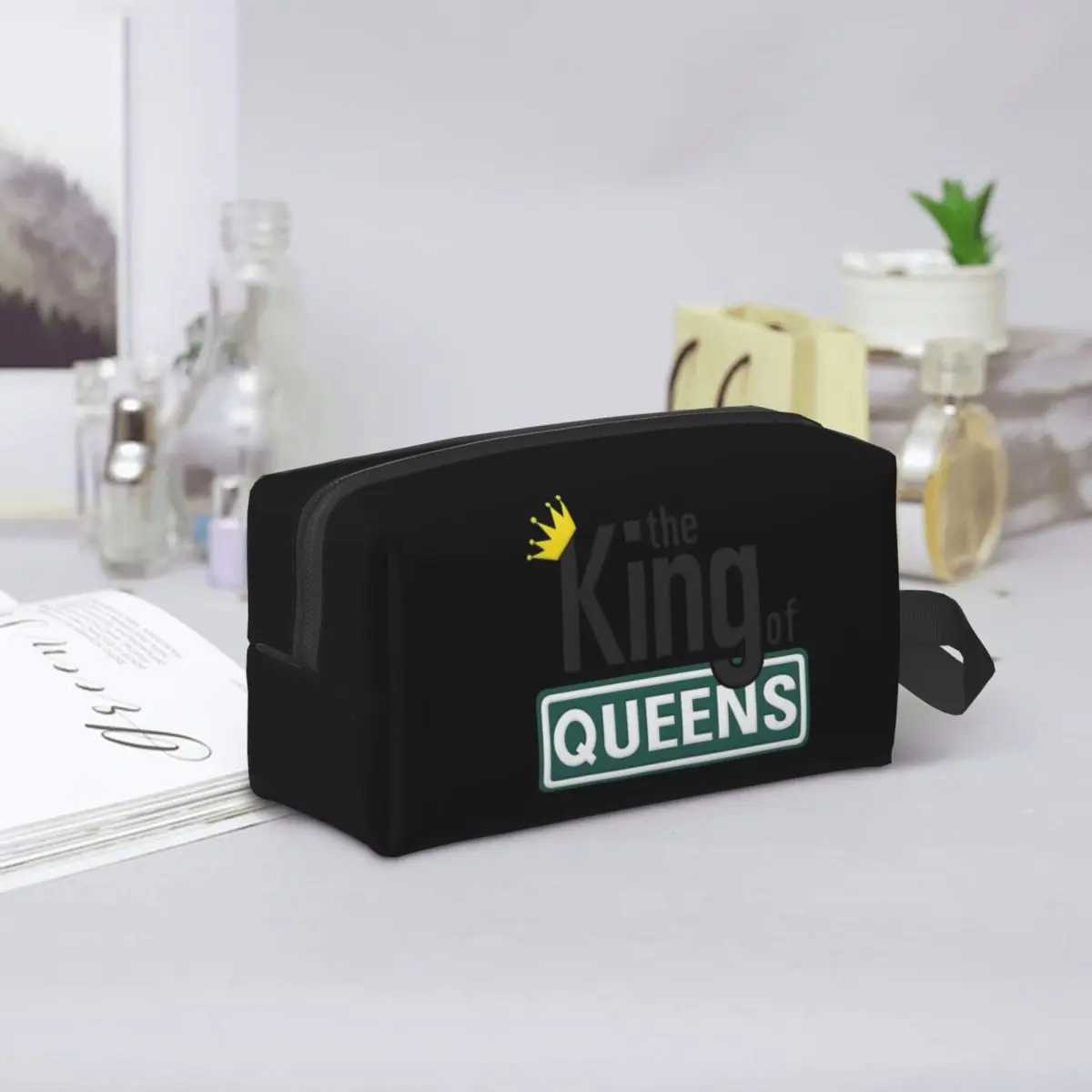 

The King Of Queens Makeup Bag Cosmetic Organizer Storage Dopp Kit Toiletry Cosmetic Bag for Women Beauty Travel Pencil Case
