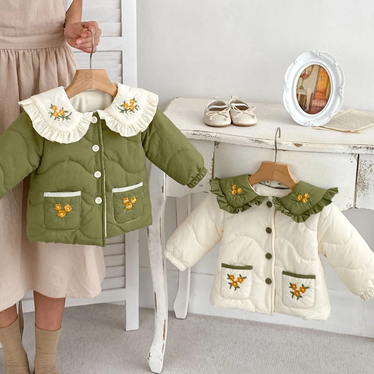 Winter Girls' Thickened Cotton Clothes Sweet Flower Embroidered Doll Collar Loose Jacket Children's Velvet Warm Cotton Coats