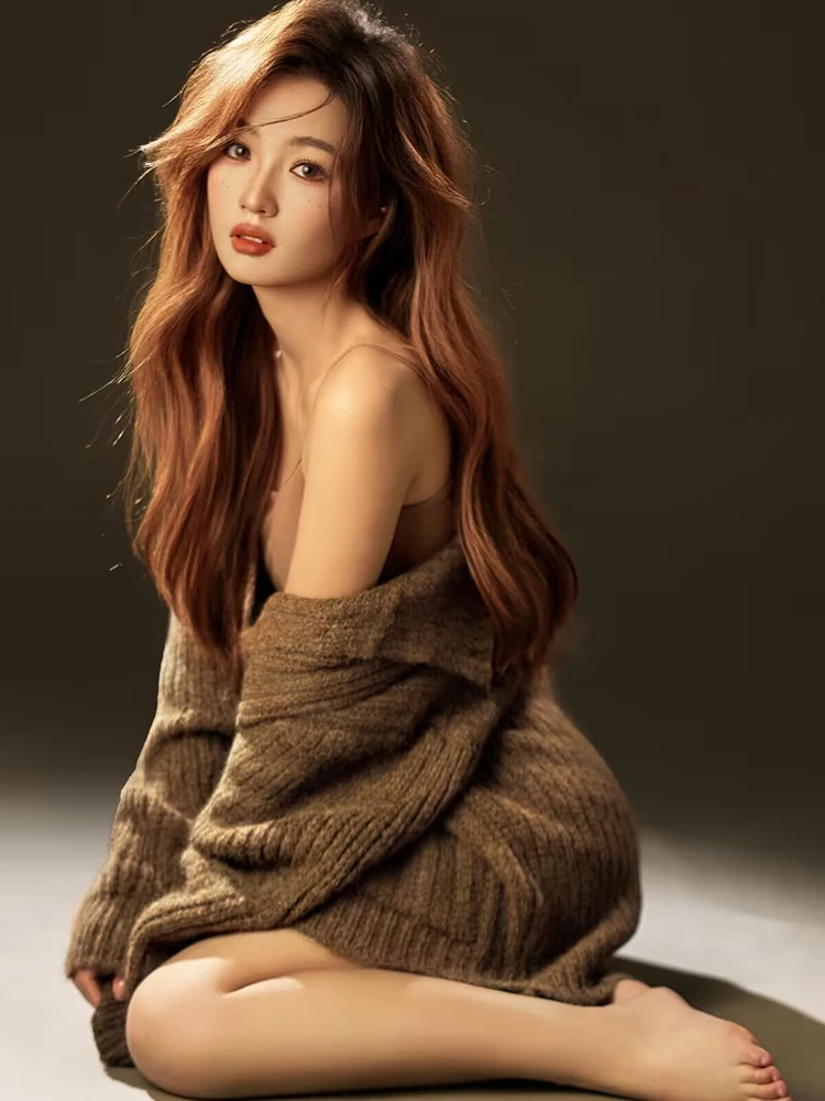 

Autumn Winter New Style Studio Atmosphere Sweater Set Lazy Art Portrait Photography Clothing Simple Studio Background Scenes