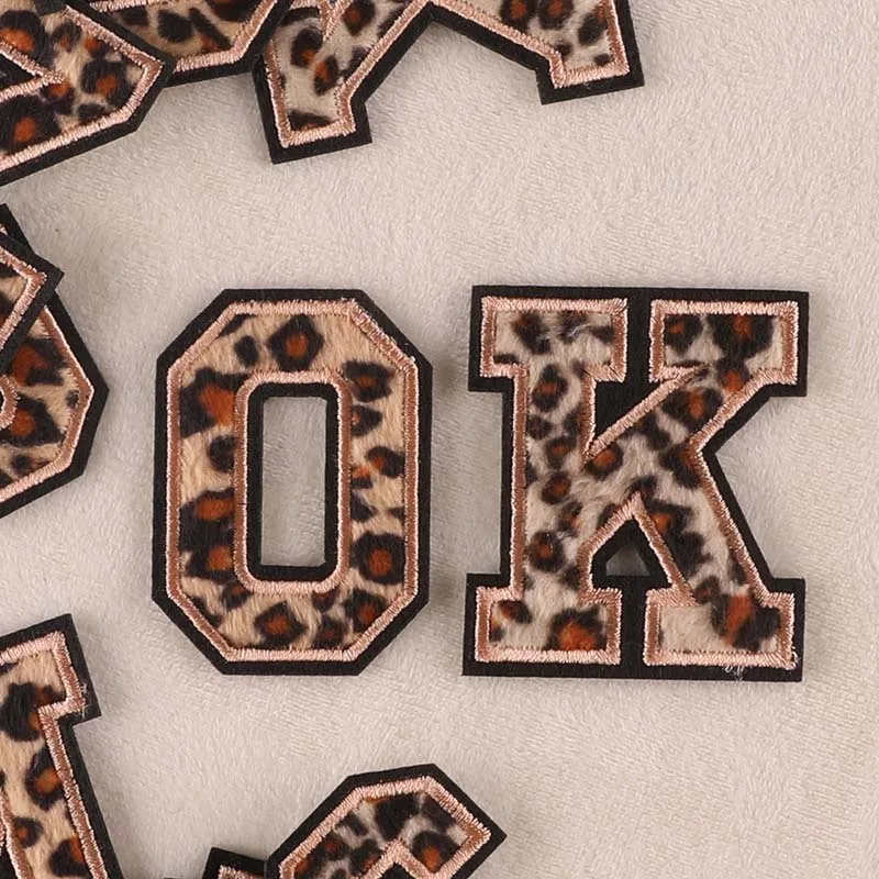 A ~ z/26 englische Buchstaben Abzeichen Stickerei Leoparden muster Applikation Eisen auf Patches, thermo klebende Stoff Kleidung Aufkleber – Detail 7