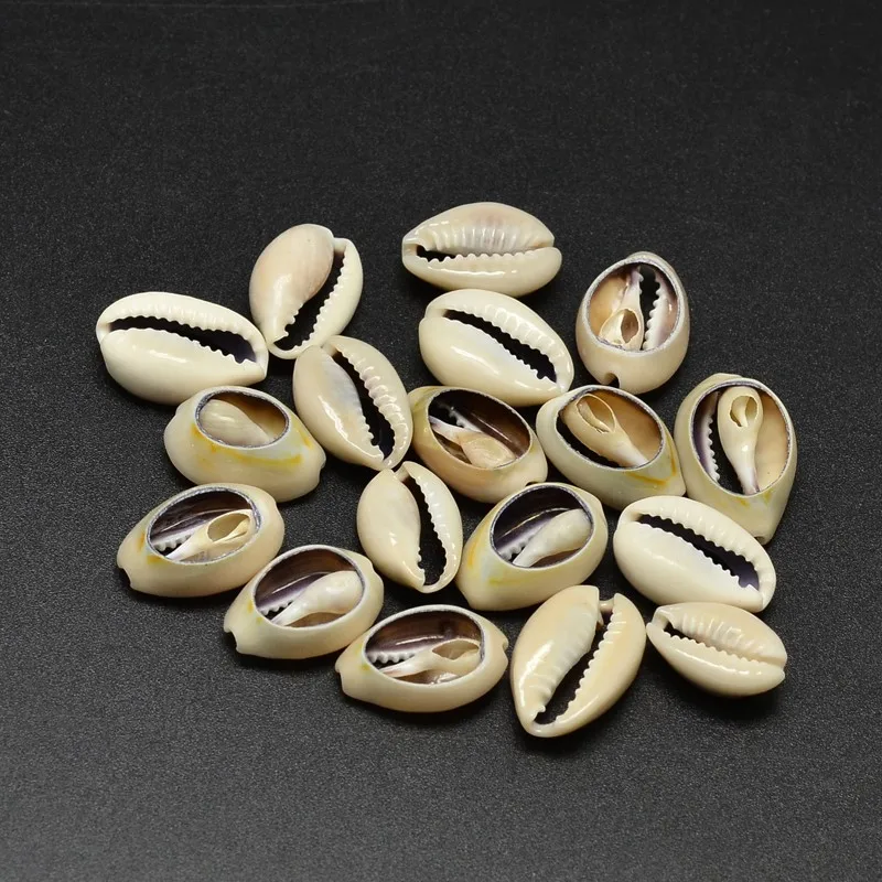 50 szt. Naturalne koraliki z muszli Cowrie bez otworu Pale Goldenrod 17 ~ 20x10 ~ 12x5 ~ 6mm
