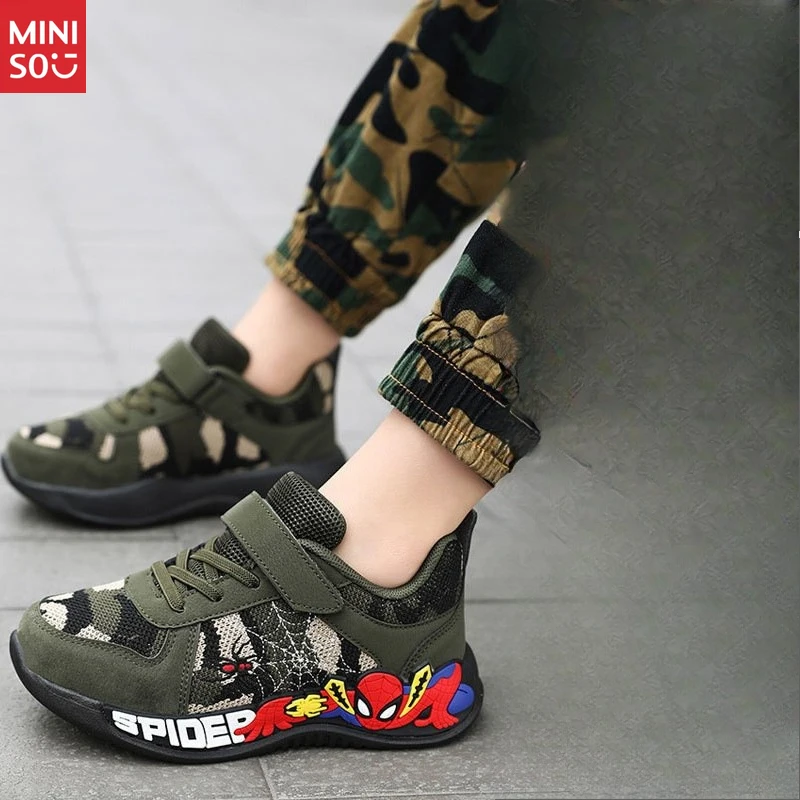 

Спортивная обувь для мальчиков Miniso 2025 с дышащей сеткой, камуфляжные кроссовки «Человек-паук» для детей, школьный бег