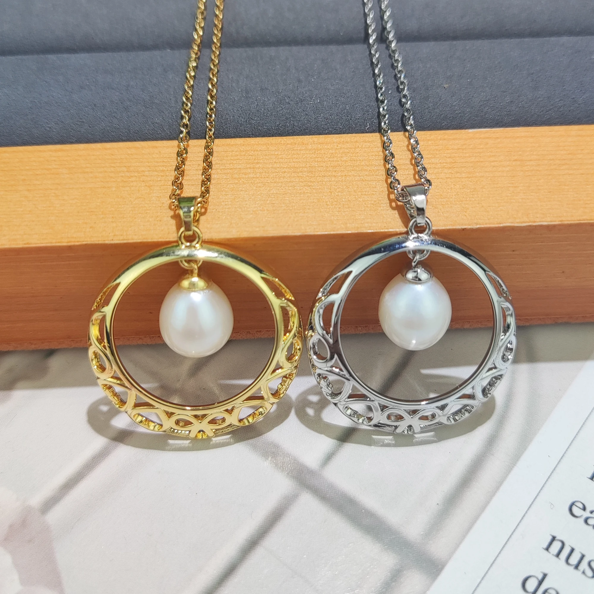 Simples Círculo Flor Colar Oco para Mulheres, Pingente de Pérola Lagrima, Casamento Elegante Jóias Gentis, 10mm