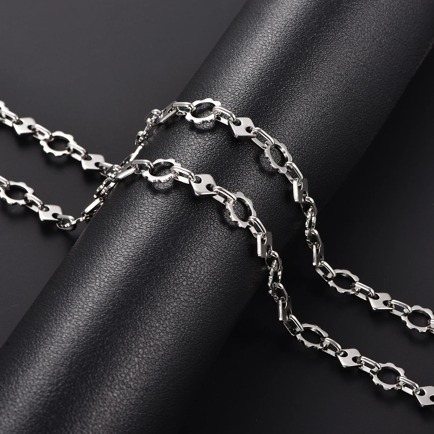 Versilberte Edelstahl-Halskette mit Gliederkette im Hip-Hop-Punk-Stil, handgefertigter DIY-Schmuck für Männer und Jungen – Detail 3