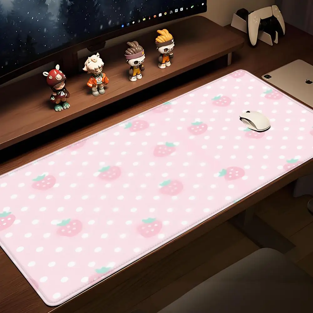 HYBXAXC Gummi-Schreibtischunterlage mit Erdbeer- und Polka-Dot-Muster, Japanisches Mauspad, Wasserdichter Rutschfester PC-Schreibtischschutz für das Büro