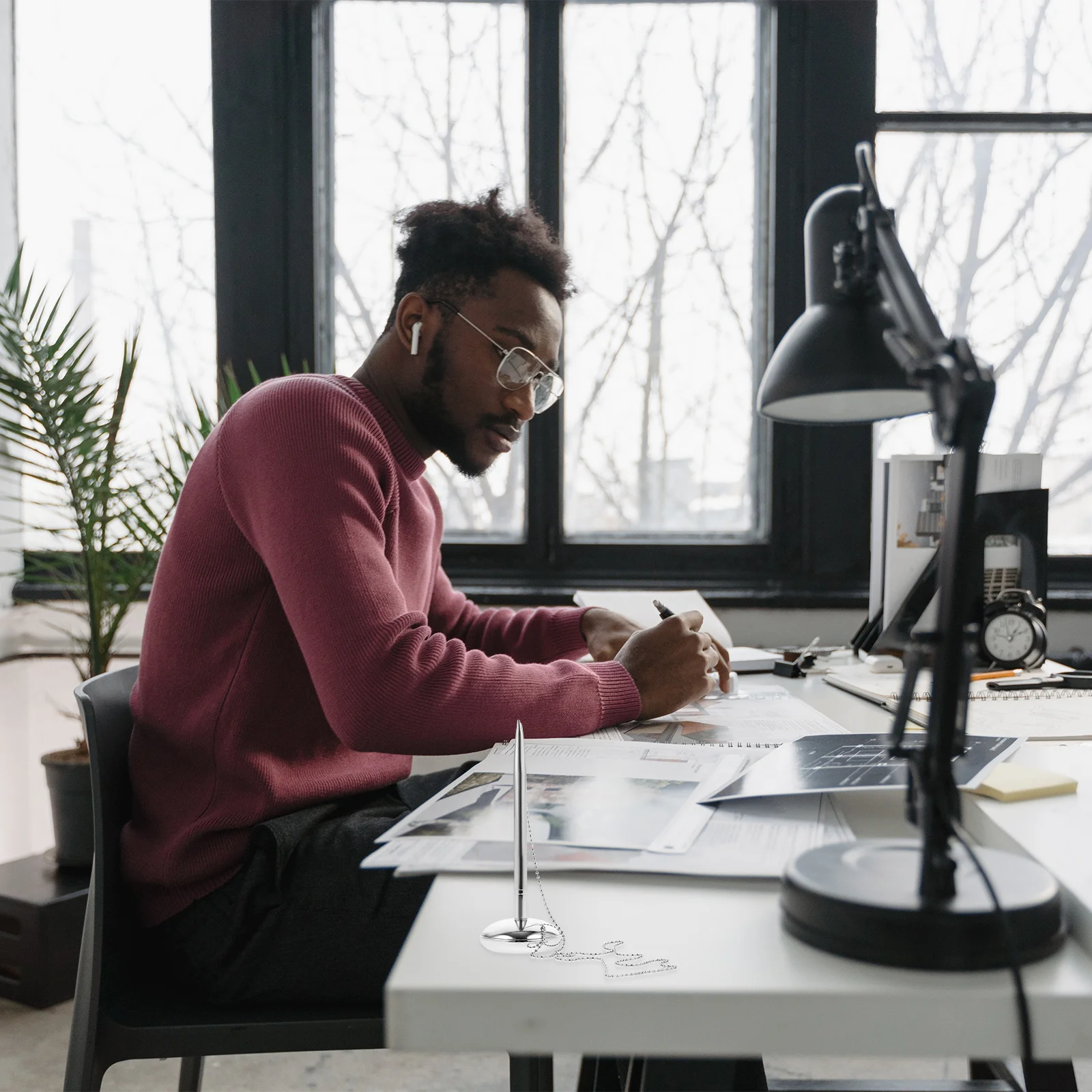 

Настольная металлическая шариковая ручка для письма, офисные канцелярские принадлежности, вертикальная подставка, настольная фиксированная ручка для бизнес-подписи для использования в отеле в банке