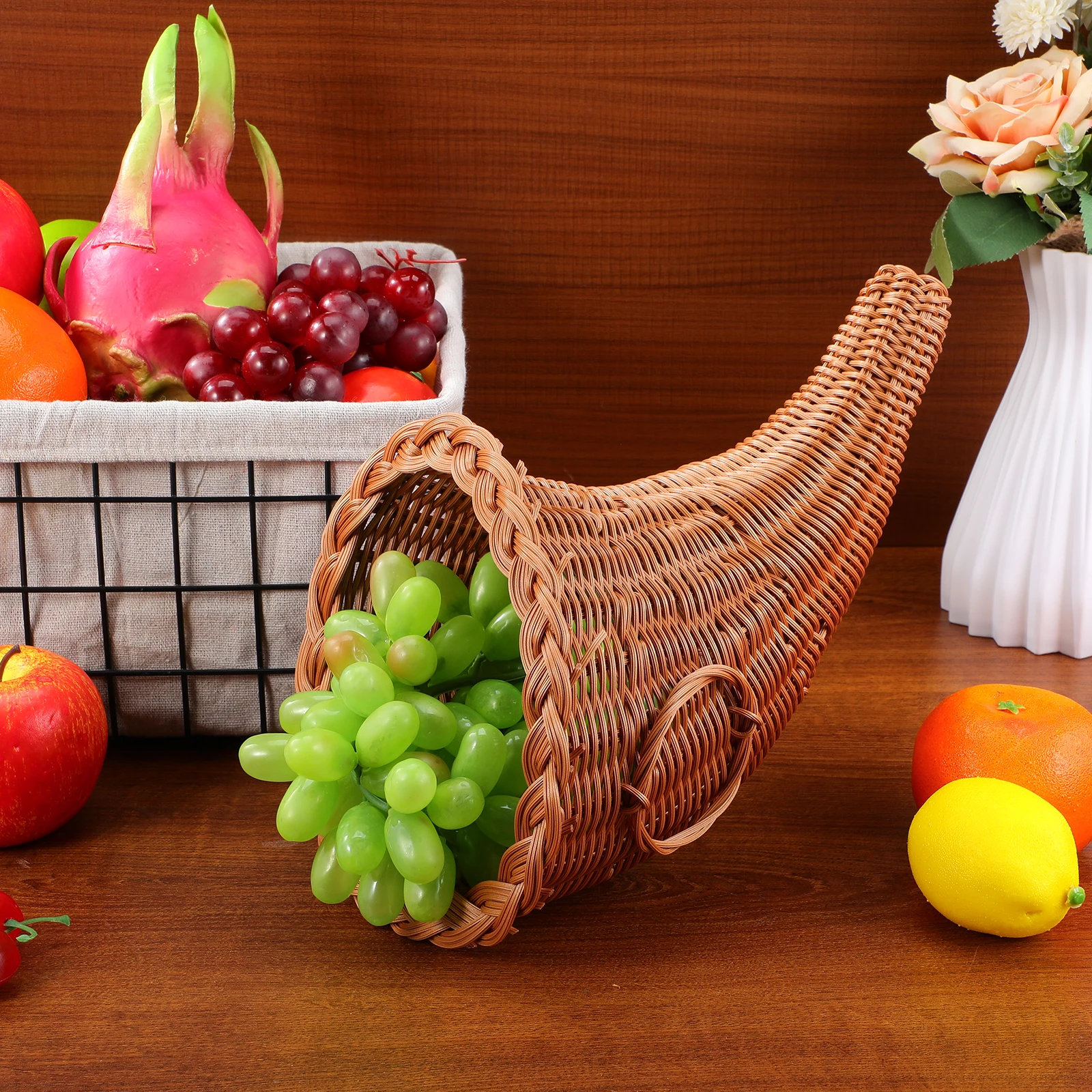 

Cornucopia Basket Woven Food Basket Modern Simple Home Decorative Storage Organizer for Sundries Eggs Bread Dessert
