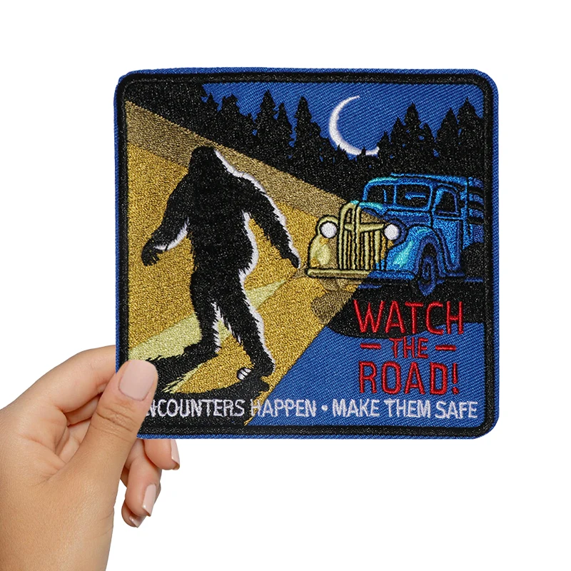 1PC Watch The Road Wild Man bestickter Aufnäher zum Aufbügeln/Aufnähen für Kleidung, Mütze, Tasche, Jacke, DIY-Geschenk, Abzeichen mit heißem Kleber