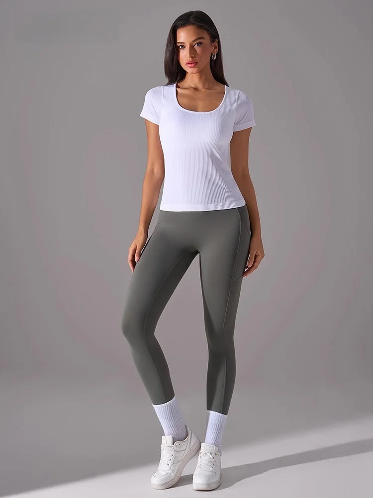 เสื้อยืดโยคะฟิตเนสผู้หญิง ระบายอากาศได้ดี กระชับสัดส่วน ชุดกีฬาฤดูร้อน ทรง U-Line สำหรับออกกำลังกาย