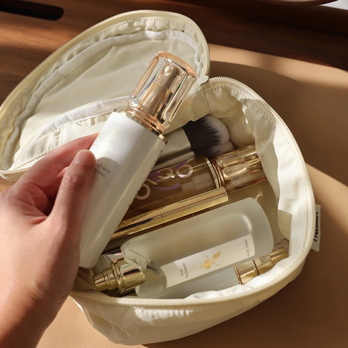 Portable Fruit Flower Embroidered Cosmetic Bag With Zipper Large Capacity Soft Girls' Handheld Storage Handbag Suitcases