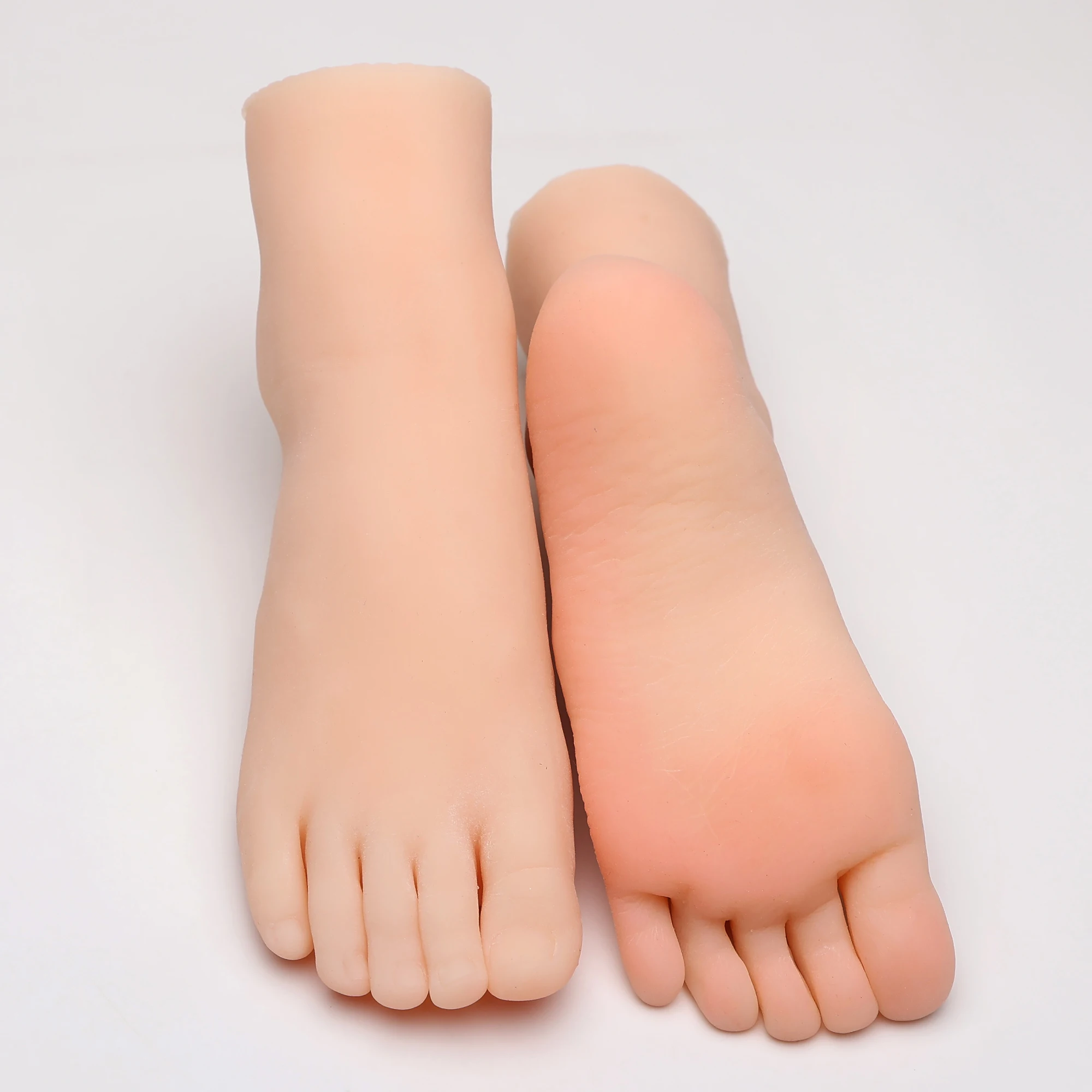 

Girl Kid Silicone Foot Model 17cm Lifelike Simulation False Nail Practice Feet for Shoes Sock Display Props TPE H28