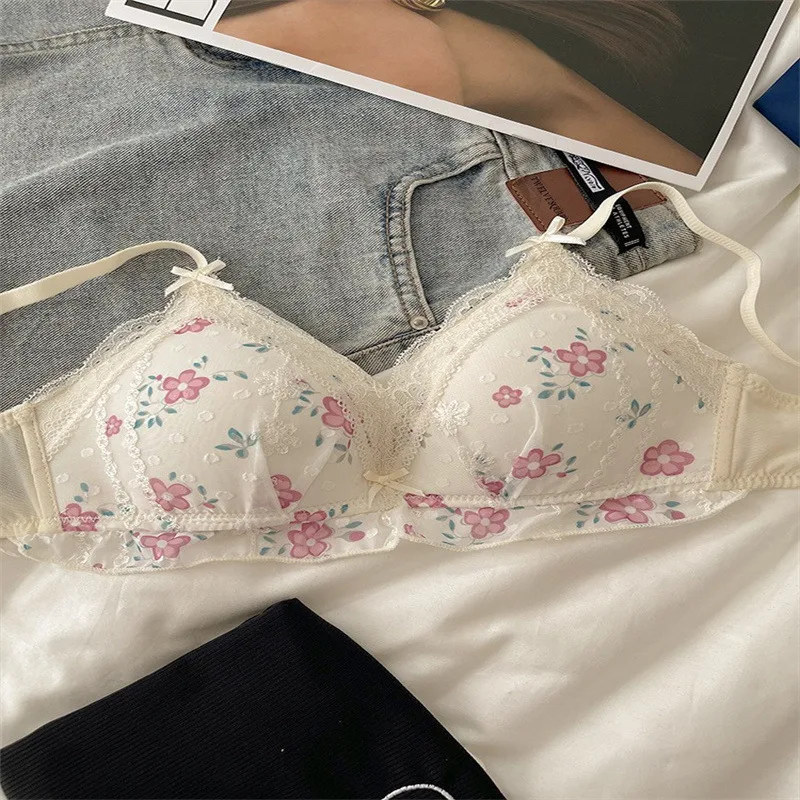 Seni piccoli da donna intimi floreali francesi raccolti senza anelli in acciaio, stile estivo sottile, reggiseno dolce in pizzo puro e lussureggiante
