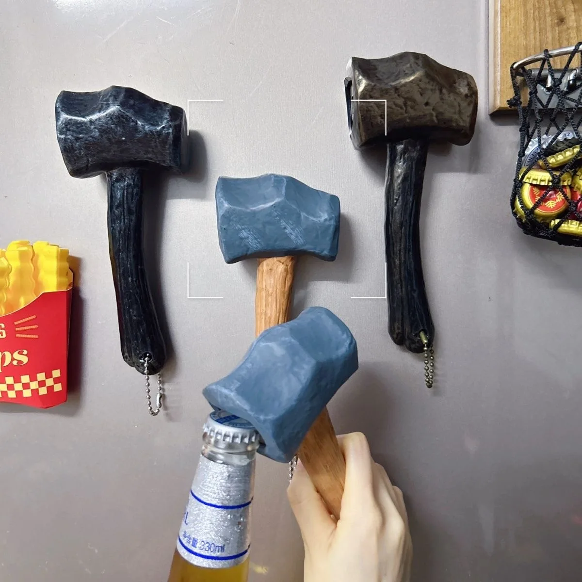 

Креативный пластиковый материал в форме молотка, открывалка для пивных бутылок, каменный топор, стиль, кухонный бар, открывалка для бутылок