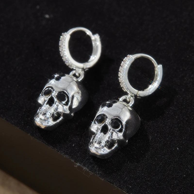 New Trend of Minimalist Men and Women Ghost Head Earrings Retro Skull Pendant Earrings Gothic Punk Rock Party Accessories Gift
