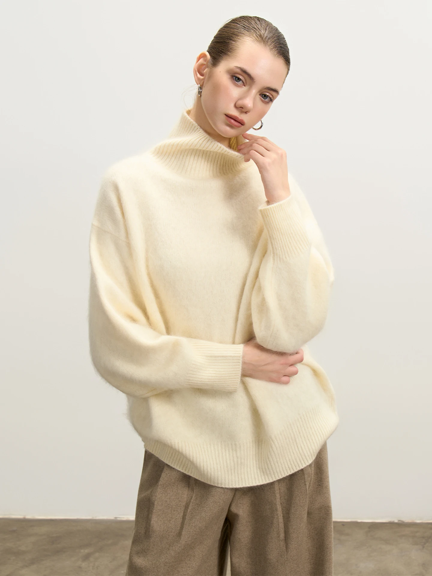 

LUR Heavyweight High Collar eep Camere Women's Loose Lazy Sle Overhead Knitted Sweater Knitted Base irt