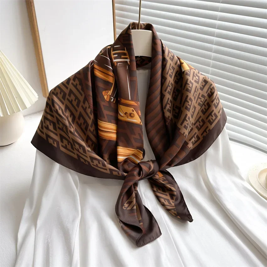 ผ้าเช็ดหน้า ผ้าไหมพันผม ผ้าพันคอไหมซาตินพิมพ์ลาย ขนาด 90*90 ซม. ผ้าพันคอไหมสี่เหลี่ยมผืนผ้าขนาดใหญ่ ผ้าคลุมไหล่สำหรับผู้หญิง แบรนด์หรู ดีไซเนอร์ ผ้าคลุมศีรษะแบบฮิญาบ