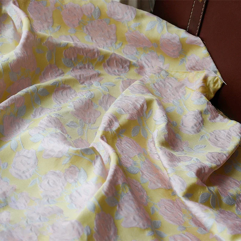 

Soft Drape Pink Flower Yarn Dyed Jacquard Fabric Women's Dress Shirt Making Fabric