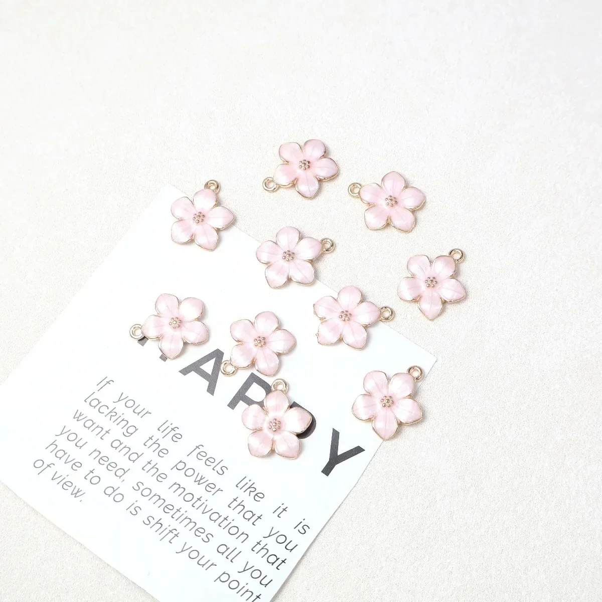 10 قطع النمط الياباني زهر الكرز سحر Kawaii المينا المعلقات DIY بها بنفسك مجوهرات إكسسوارات الشعر سلاسل المفاتيح