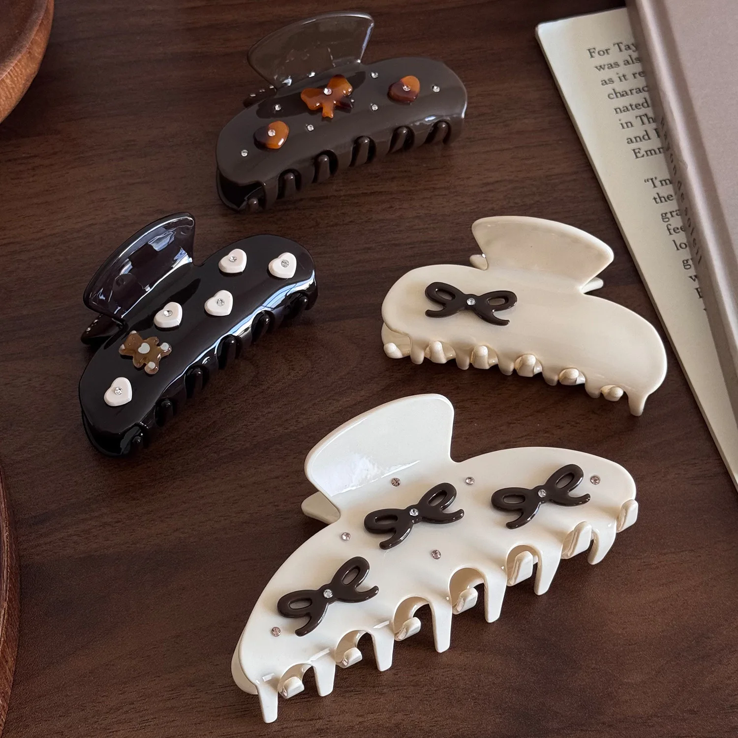 Ins Hot Sale New Design Geometric Bowknot Bear Hair Clip Claw For Sweet Girls Cute Acetate Shark Clip Hair Accessories