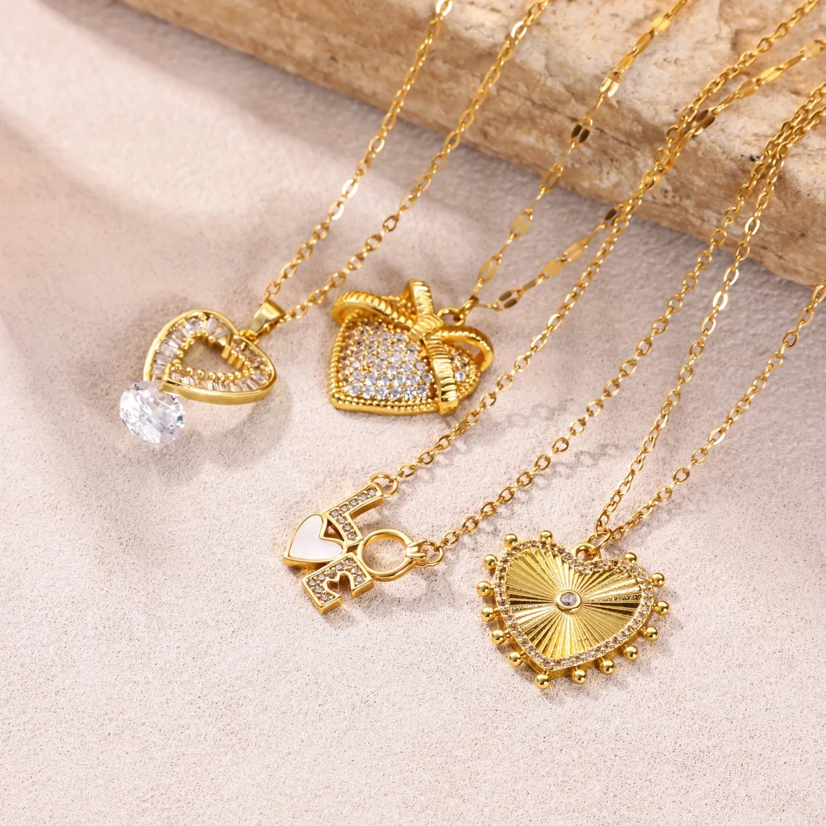 Copper zircon plated 18K gold necklace with gold heart micro inlaid zircon collarbone chain women's jewelry gift