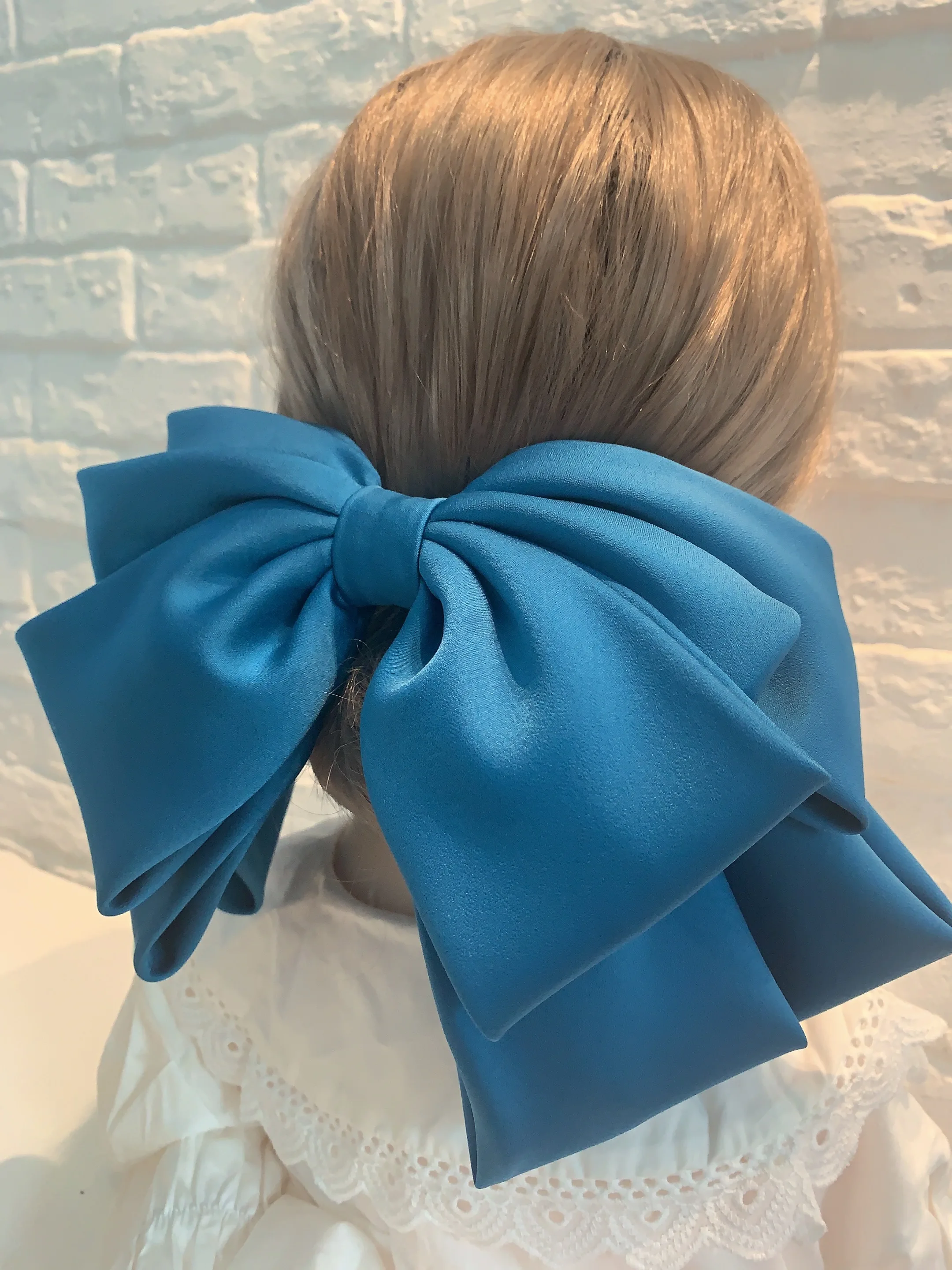

High Quality Bow Hairpin Women Popular Headwear Satin Fixed Hair Clip Large Retro Headdress Ponytail Clip Hair Accessories