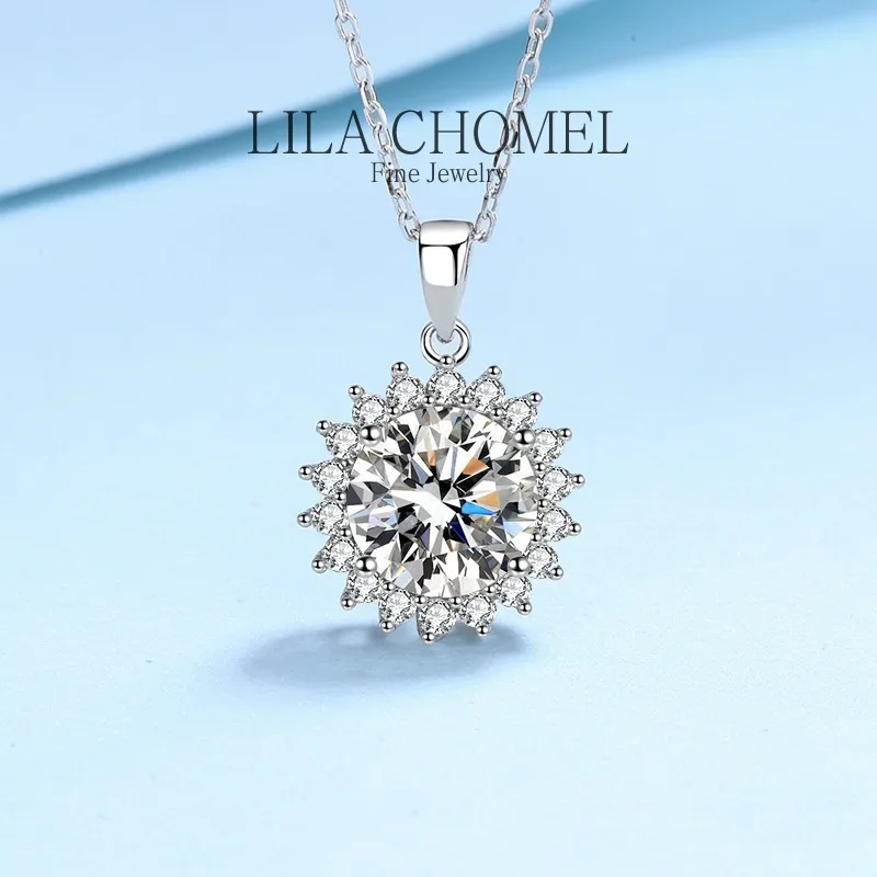 

Designer White Gold 18K Necklace for Women with 0.5/1/2/3/5 Carat Moissanite Diamond GRA Certified flower Pendant Fine Jewelry