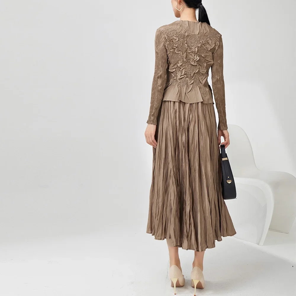 HANGX Miyake الصناعة الثقيلة تنقش مطوي بلوزة نصف الجسم تنورة قطعتين خريف جديد مزاجه بأكمام طويلة قميص تنورة دعوى