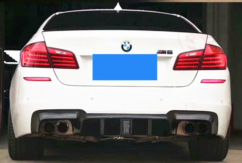 Real Carbon Fiber Car Bumper Rear Diffuser Splitters Exhaust Protector Cover For BMW 5 Series F10 F18 2010-2017(with the lamp)