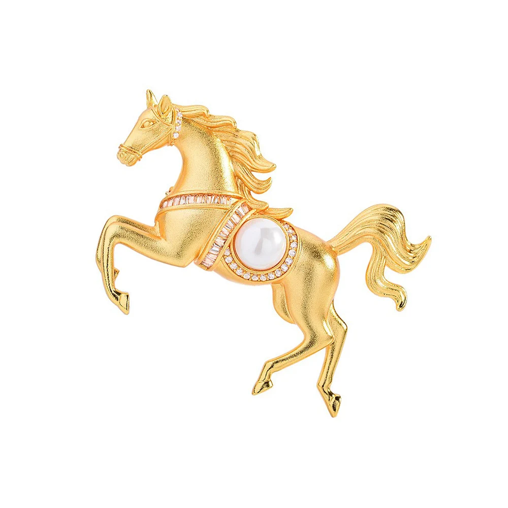 

Fashion Light Luxury Gold Plated Ainimal Horse Brooch Cubic Zirconia Pearl Inlaid Golden Steed Design Brooch Zodiac Bithday Gift