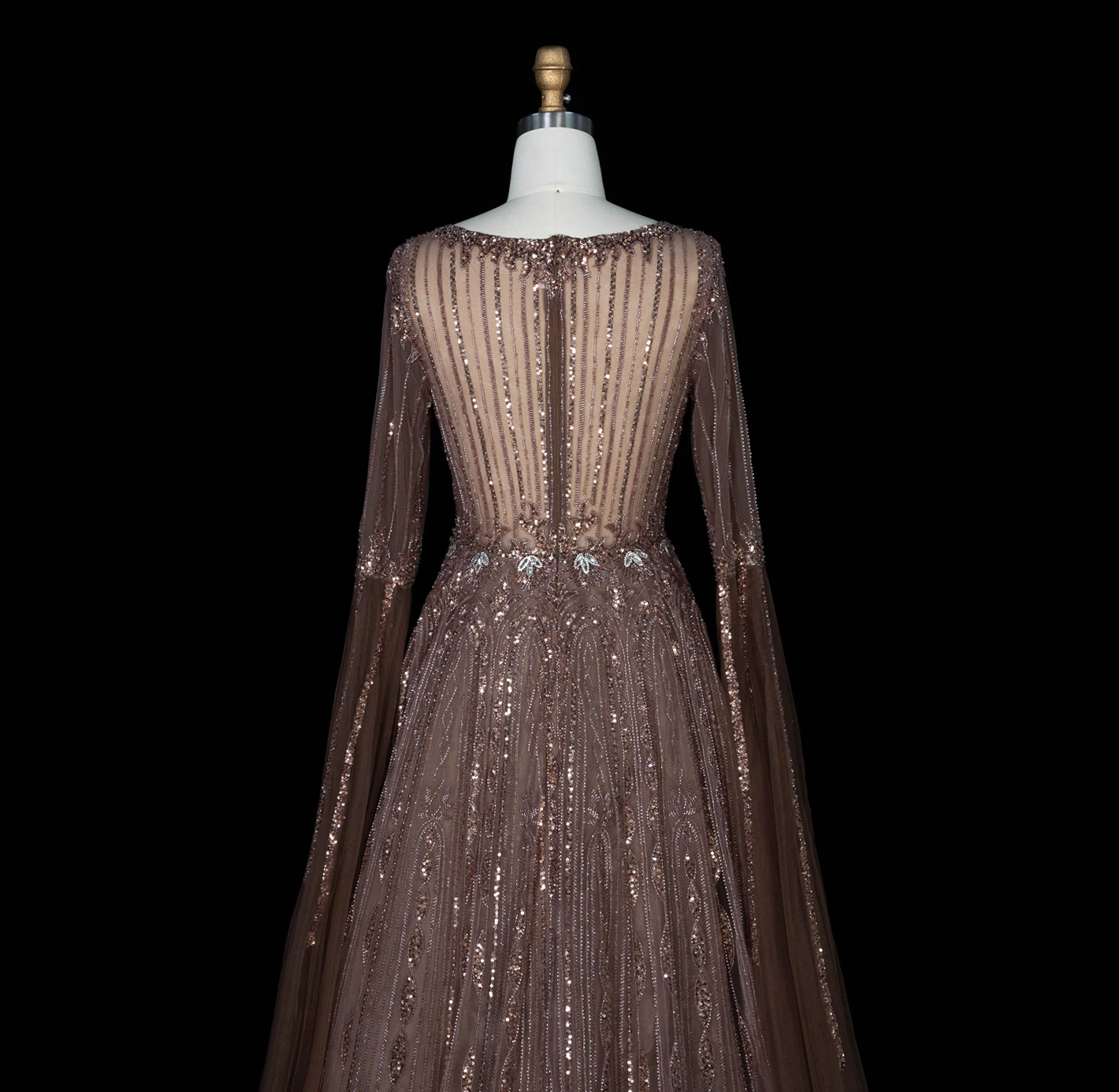 Sharon Said Luxuriöses Braunes Abendkleid mit Quadratischem Ausschnitt, Langen Glockenärmeln, Schwer Perlenbestickt, Dubai Formelle Partykleider SS065 Maßanfertigung – Detail 17