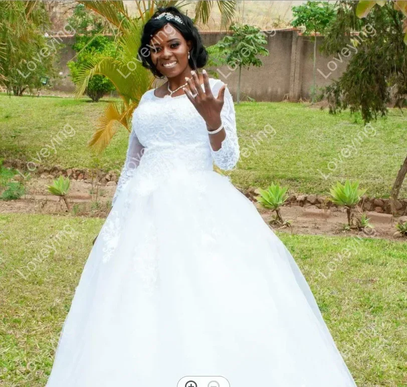 Customized Scoop Neckline Lace Appliques Black Girls Wedding Dresses Court Train Ballgown Свадебное Платье Bridal Gowns