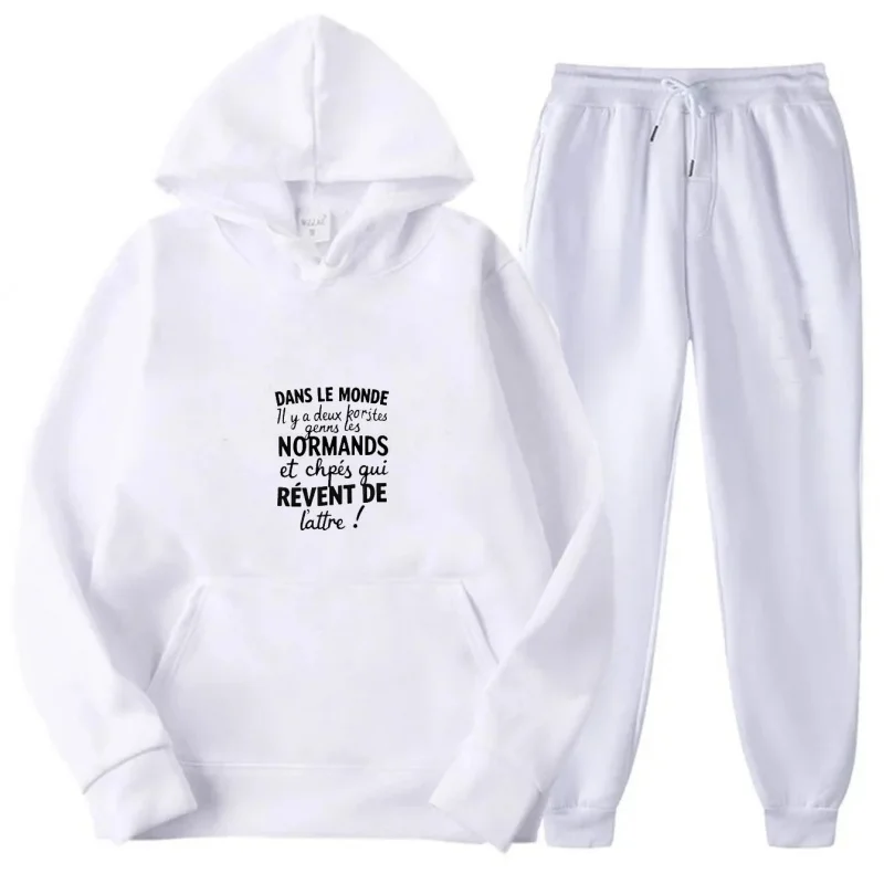 طقم هوديي رمادي بنمط مطبوع ونص نورماندي يحلم الحليب