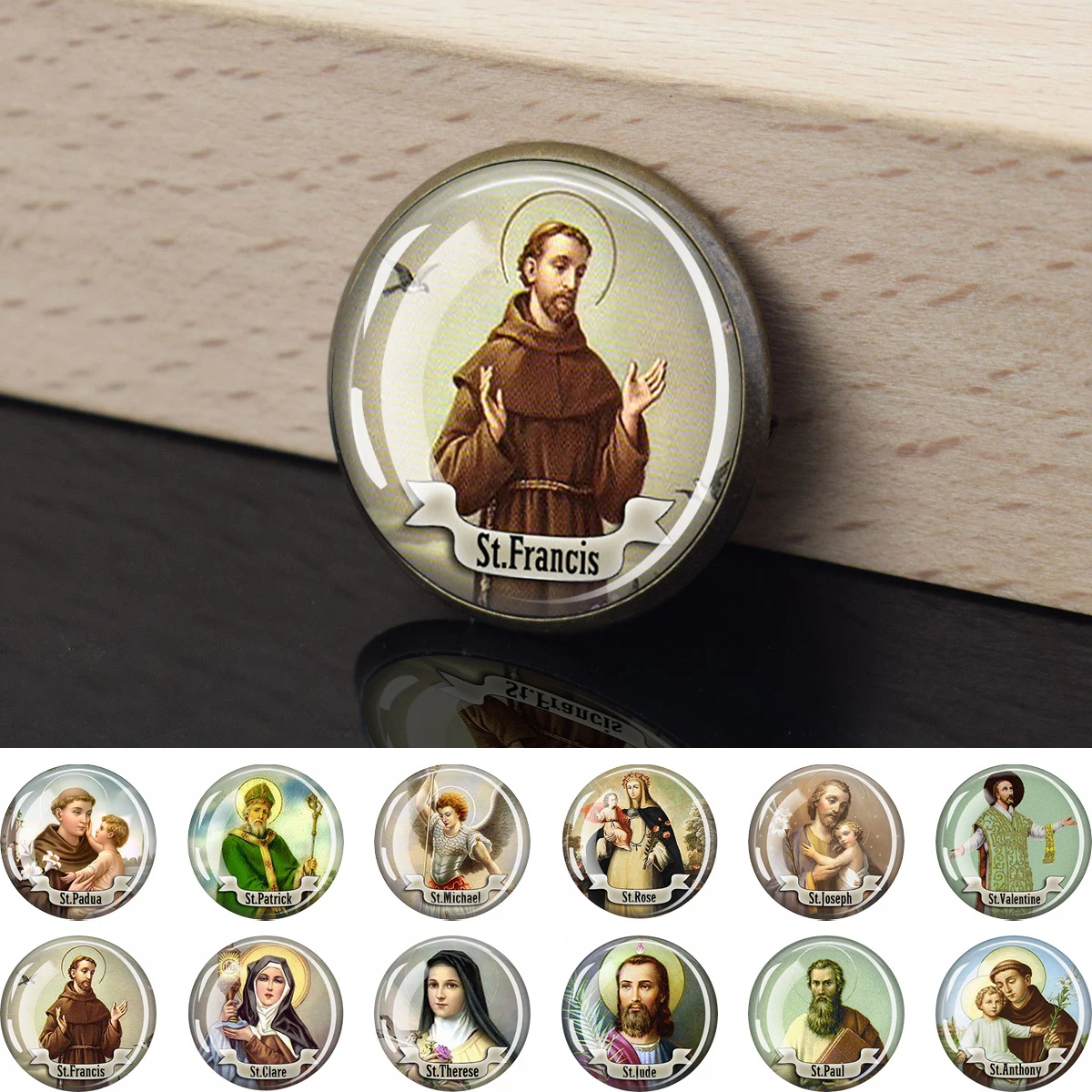 12 Saints Theme Circular Brooch Fashion Brooch Glass Adhesive Clothing Decoration Accessory Followers Church Souvenir for Gift