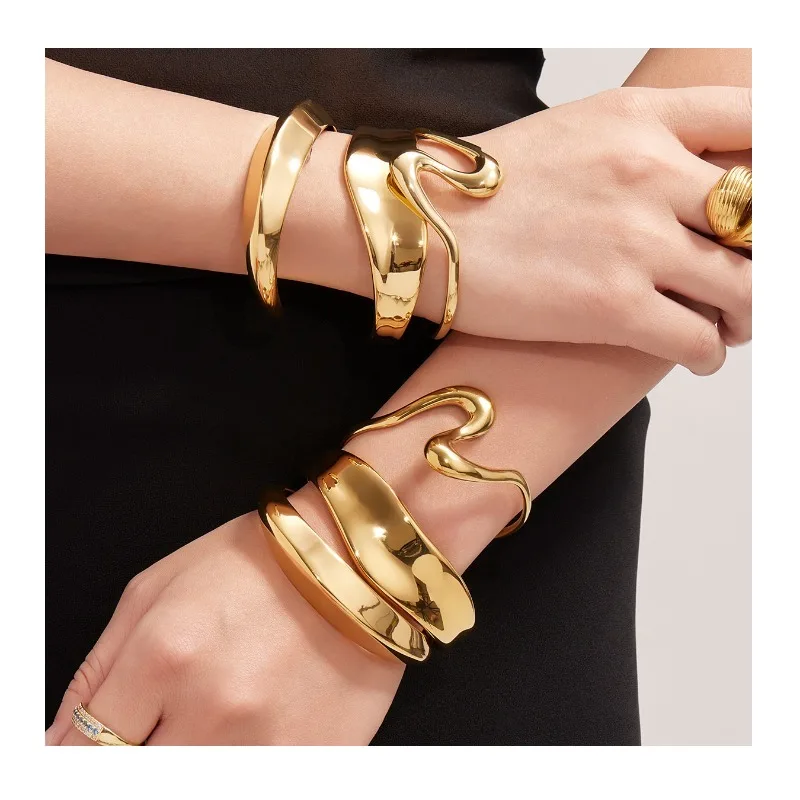 

Seattle Cold Wind Geometric Opening Bracelet Combination Gold-plated Texture Curve Design Bracelet