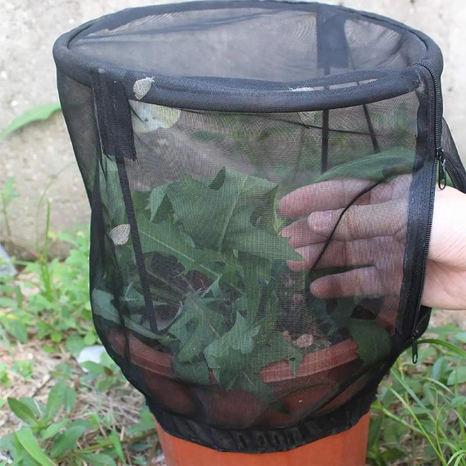 Plant Covers 2 Pieces Protective Garden Bird Barrier Mesh Plant Pot Covers for Potted Tomato Vegetables Blueberry Bushes Fruit