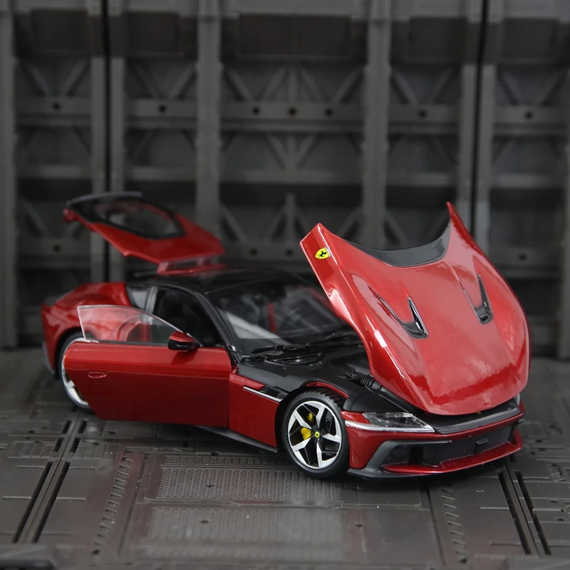 Bburago 1:24 simulação Ferrari 12 Cilindri liga modelo de carro ornamento estático presente, portas e capô do motor, porta-malas pode ser aberto
