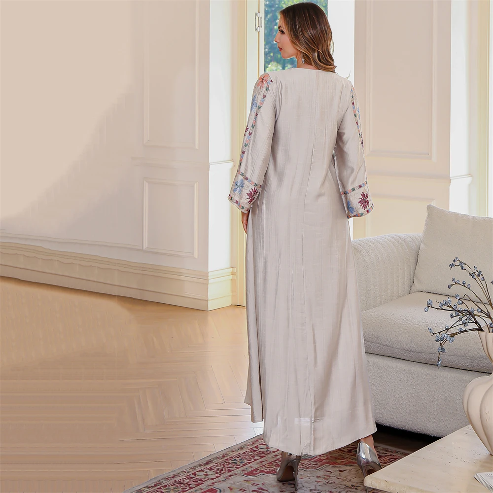 

Muslim Embroidered Diamond-encrusted Long Robe Prayer Dress, Long-sleeved Round-Neck Middle Eastern Robe