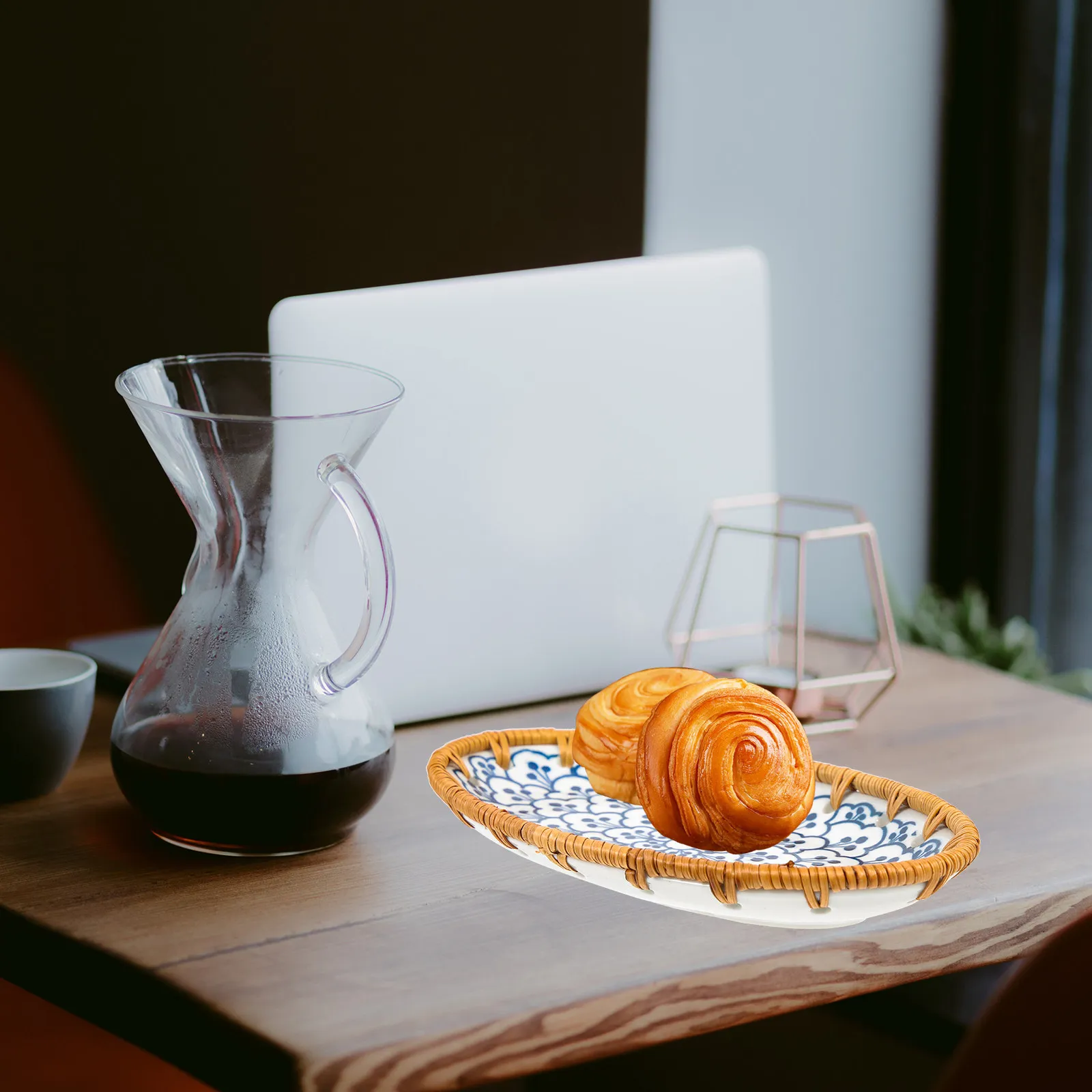 

Woven Storage Tray for Fruits Snacks Desserts Bread Cupcakes Natural Wicker Fruit Basket Portable Lightweight Home Kitchen