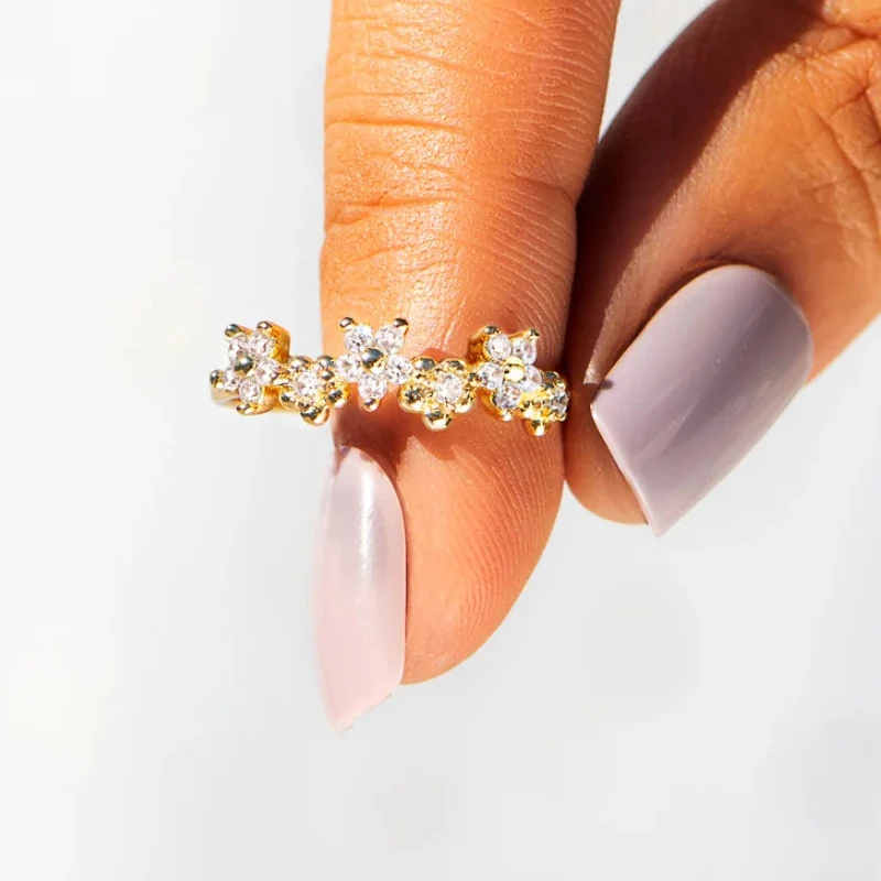 CAOSHI Luxury Flower Cluster Ring Tiny Clear Zircon Inlaid Thin Band Delicate Floral Stackable Finger Jewelry Daily Casual Gift