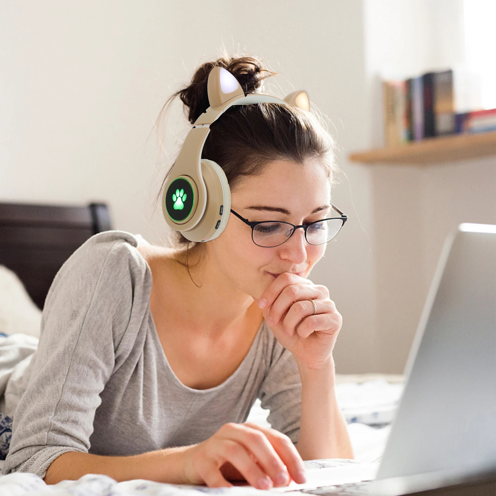 

Cat Ear Headphones Wireless Stereo Headset Foldable Kids Gaming 40MM Sound Unit HiFi Bass LED Light Adjustable Stable
