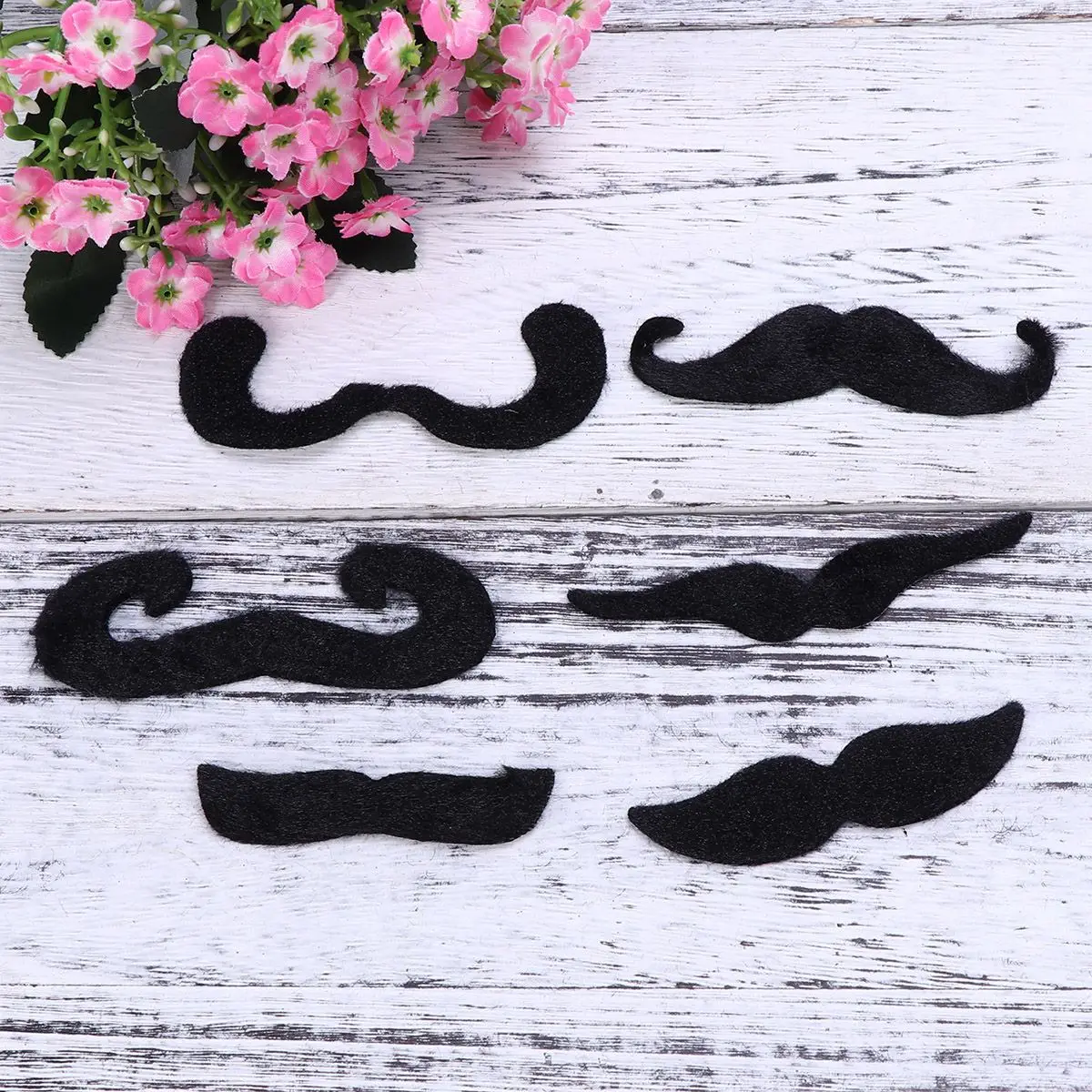 Рисунок 6 - Накладная борода Поддельные усы