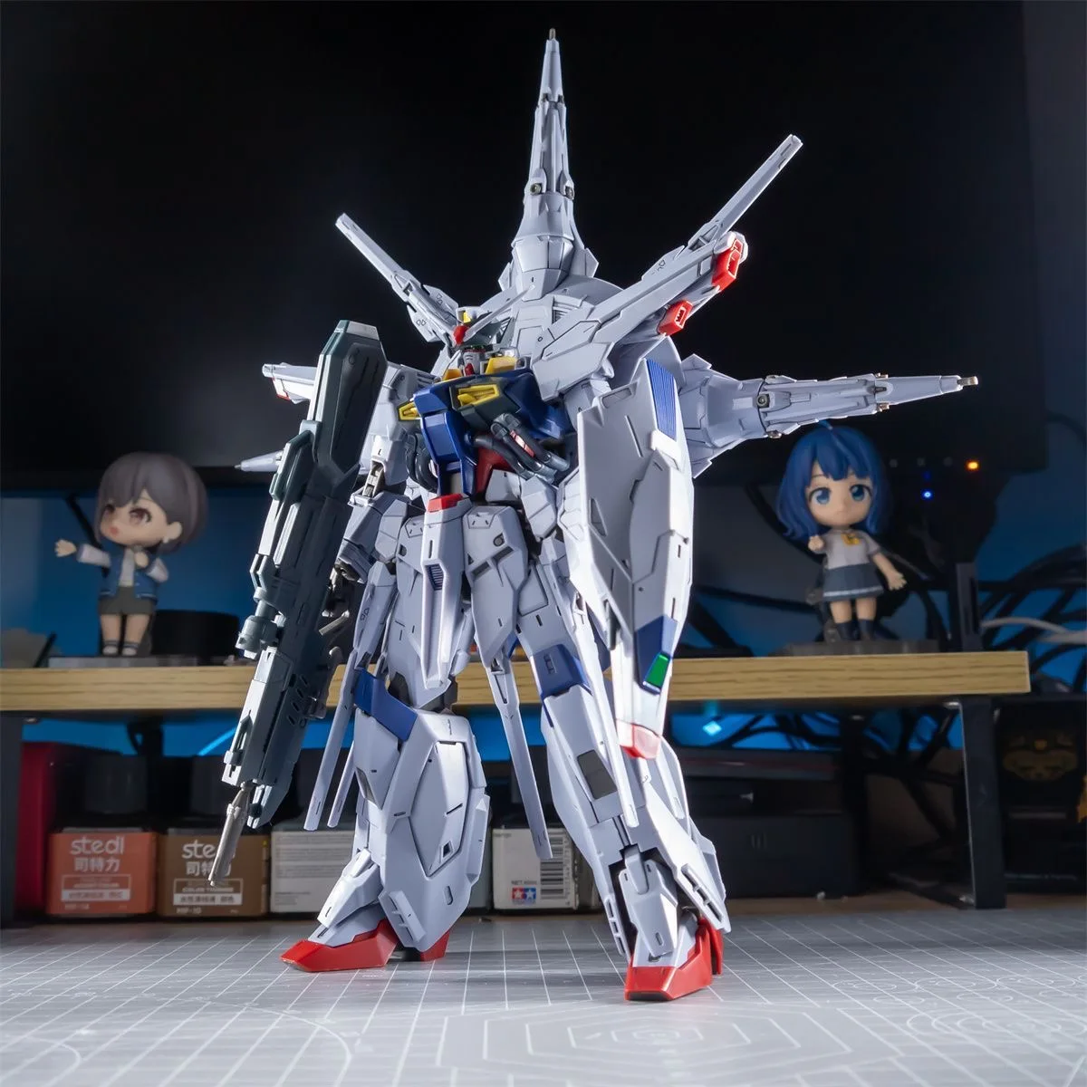 En Stock HUIJU modelo ZGMF-X13A Providence MG 1/100 Kit de modelo de montaje de semillas juguetes figura de acción Robot regalos de modelo de plástico