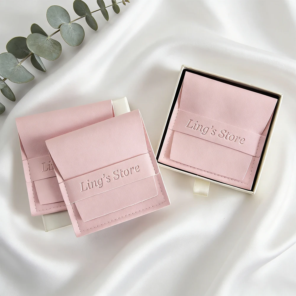 

50/100 шт., ювелирные изделия с персонализированным логотипом, сумка из искусственной кожи, 8x8 см, маленькая сумка-конверт для ювелирных изделий для колец, серег, браслета, подвески