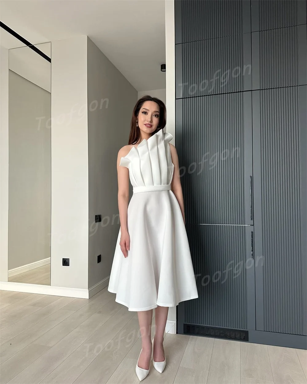 Toofgon صدفي قصير الساتان فساتين لحضور الحفلات الموسيقية كتف واحد مطوي فساتين السهرة الرسمية طول الشاي المرأة فستان حفلة موسيقية خاصة