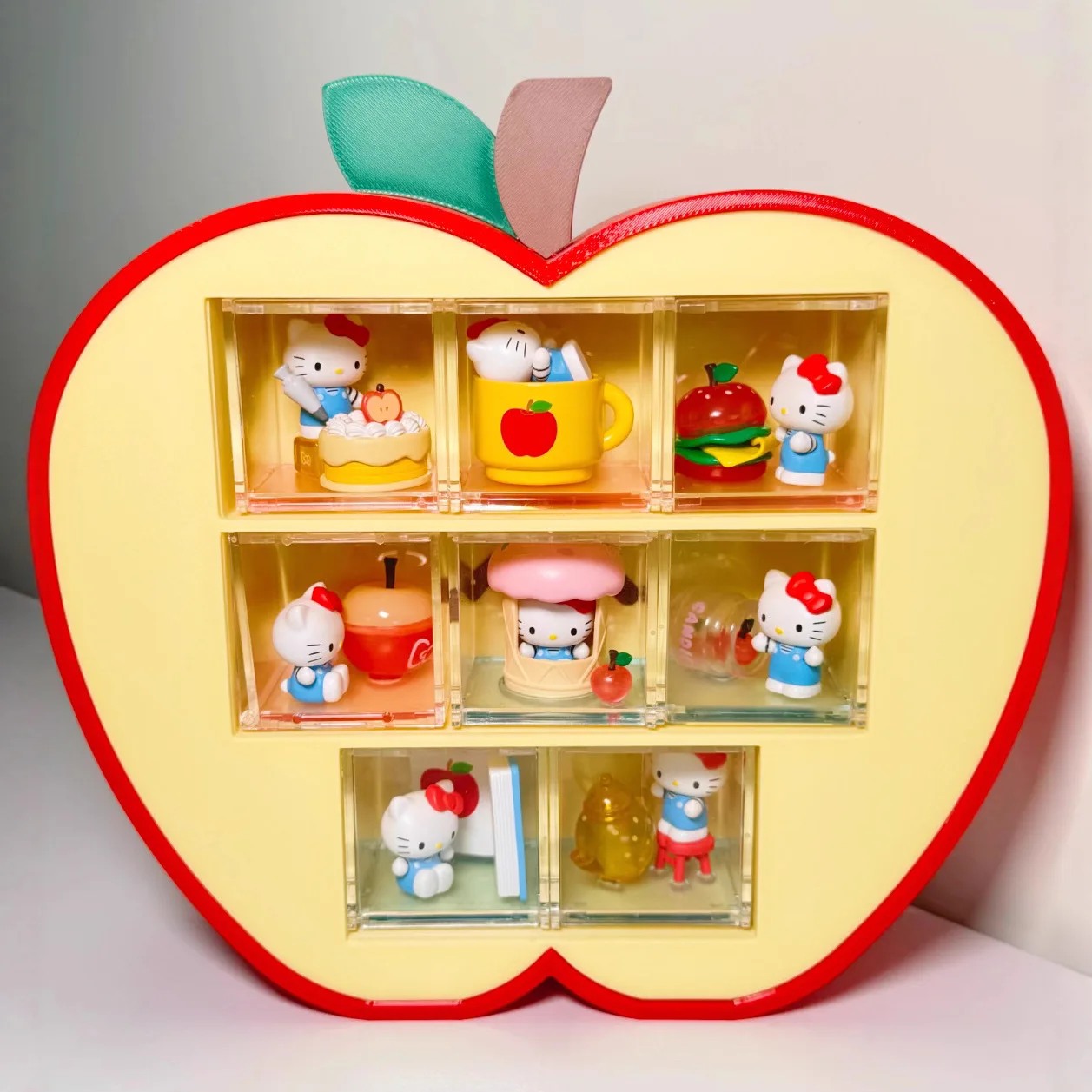 

Подлинная серия Hello Kitty Big Apple Workshop, микро-коробка, мини-настольный орнамент, трендовая игрушка, фигурка, детский подарок на день рождения, Рождество
