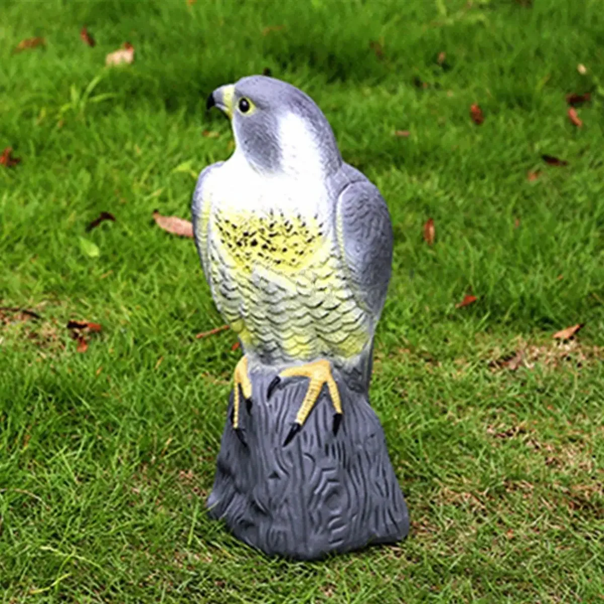 Lifelike Fake Falcon Hawk Hunting Decoy Deterrent Scarer Repeller Garden Lawn Decoration Ornaments