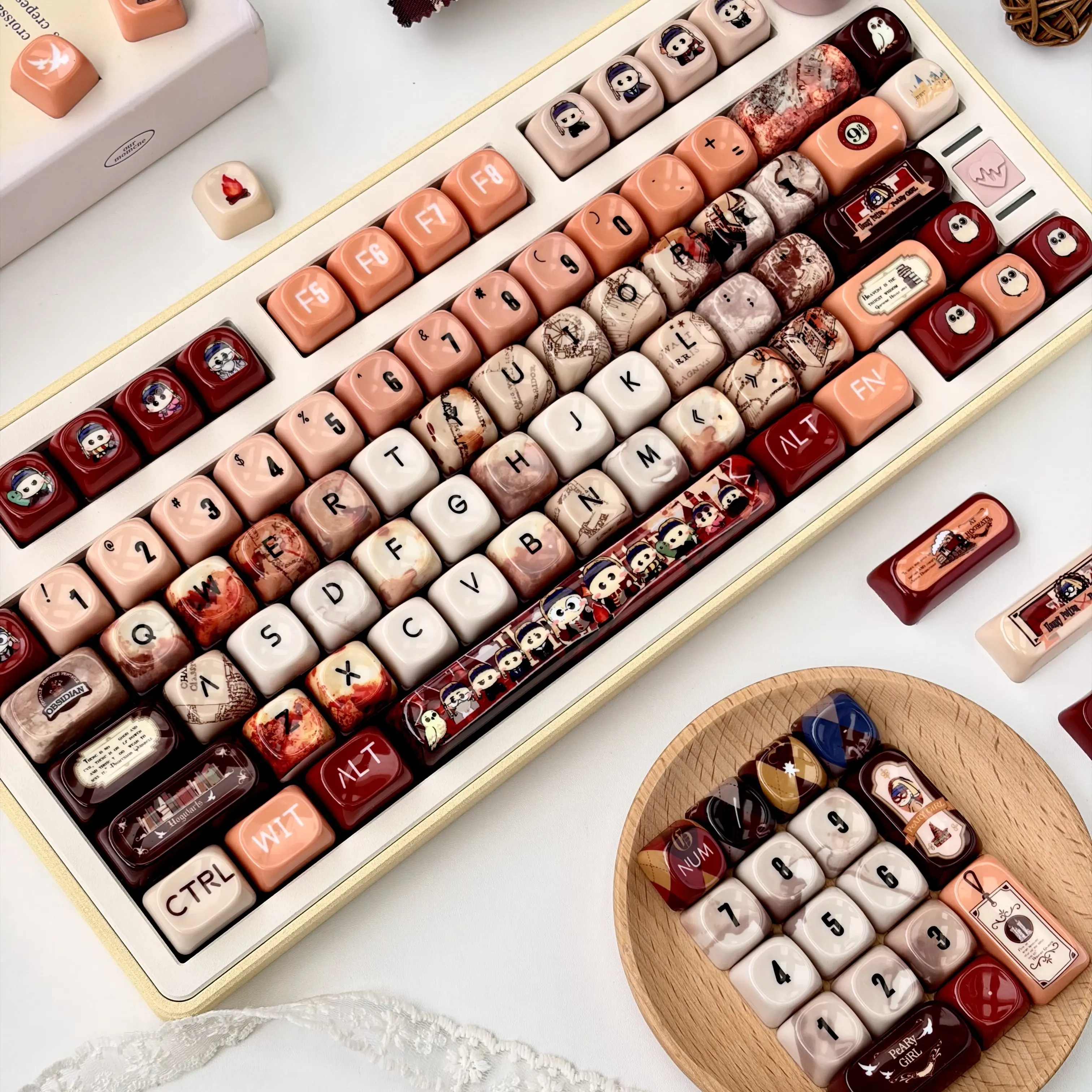 MAIMOOO Keycap Magic Boy and Girl with Pearl Earrings Moa Cherry Height Pbt PC Material Keyboard Keycap