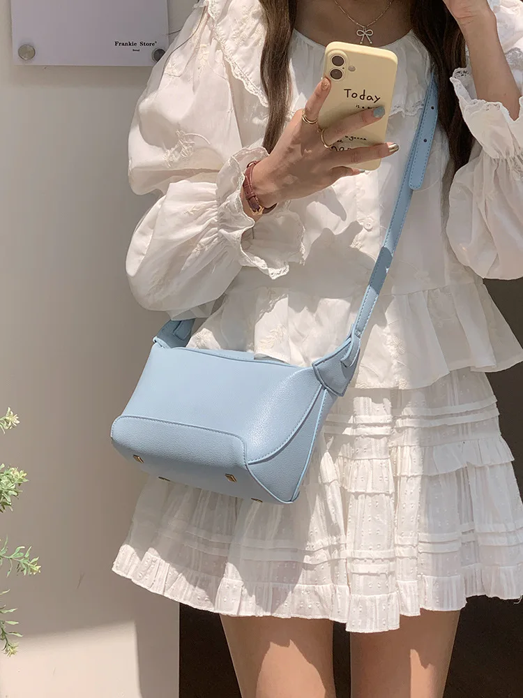 

Ins style simple and versatile crossbody dumpling bag 2025 fashionable commuting single shoulder underarm small square bag for w