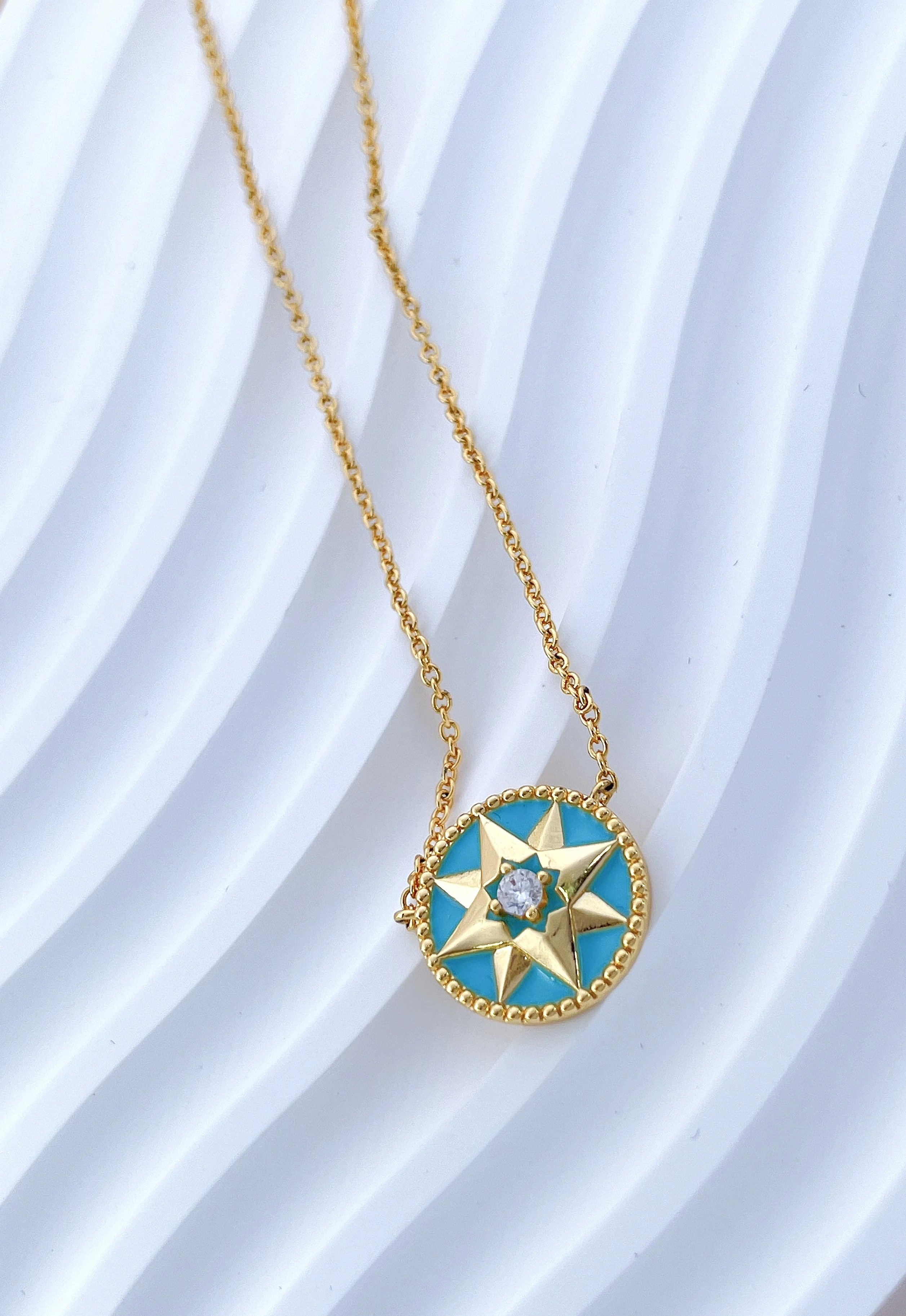 

di-ao Eight-Spark Compass Necklace Designer Replica Valentine's Day Ornaments